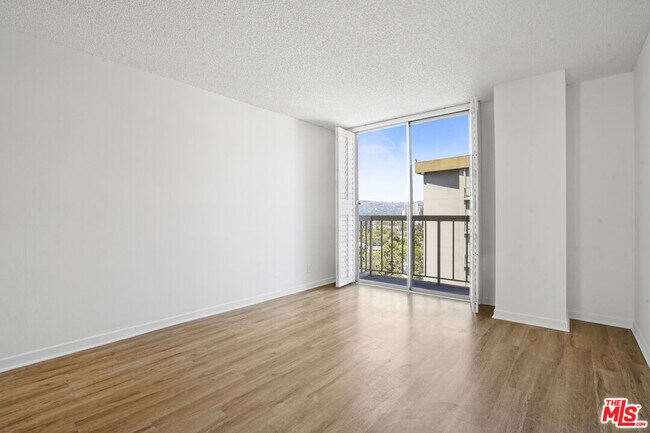 Building Photo - 10751 Wilshire Blvd