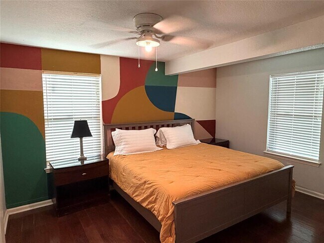 Building Photo - 3616 Munson St