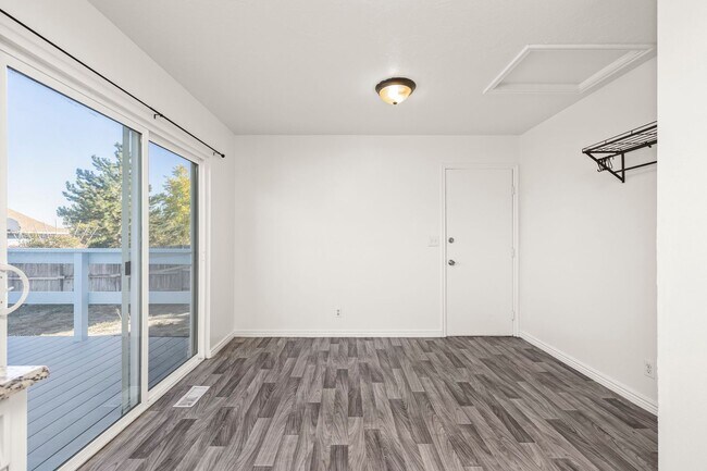 Building Photo - Charming 3-Bedroom Home for Rent – Available July 15, 2026!