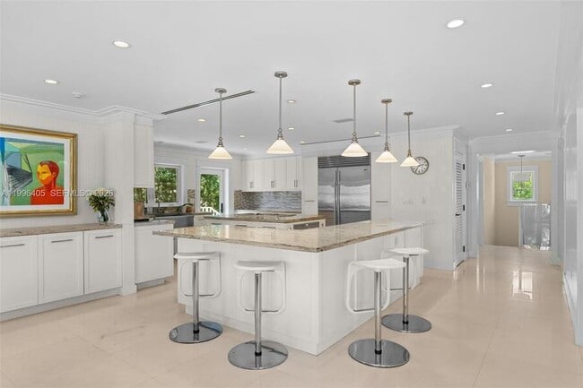 Building Photo - 6831 Sunrise Ct