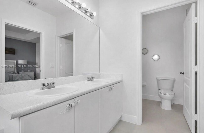 Building Photo - 905 SW 149th Ct