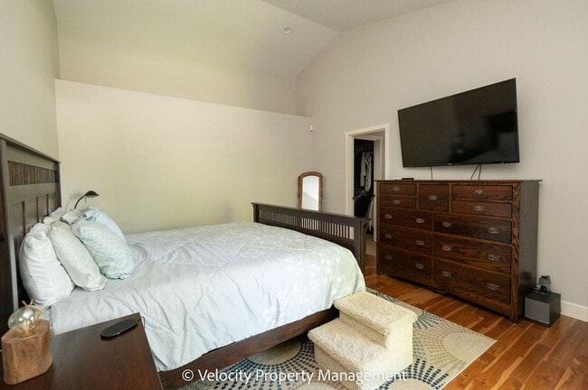 Building Photo - Beautifully Maintained Single Level Home with AC!