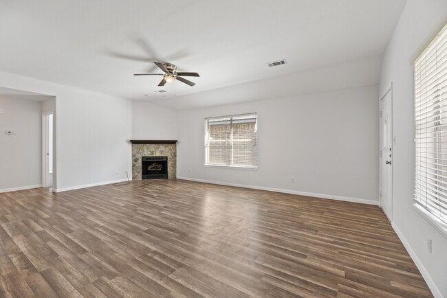 Building Photo - 18210 Beaverdell Dr