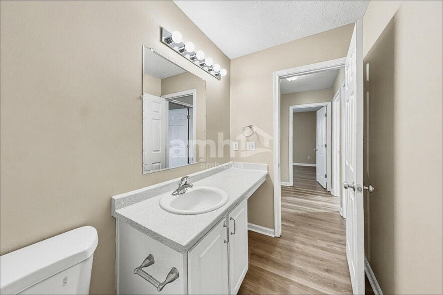 Building Photo - 7317 Wellwood Dr