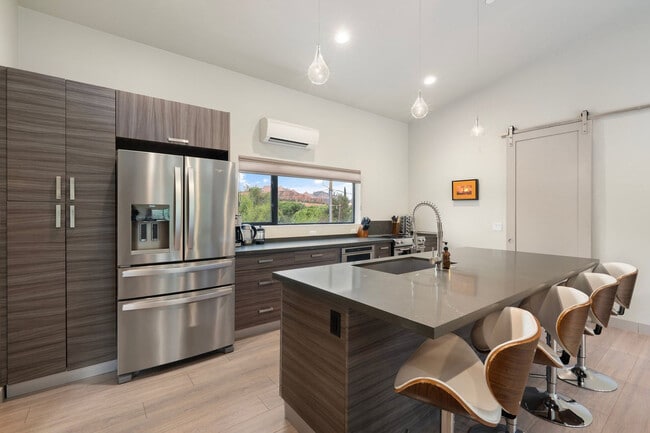 Building Photo - 30 Moondance Ln