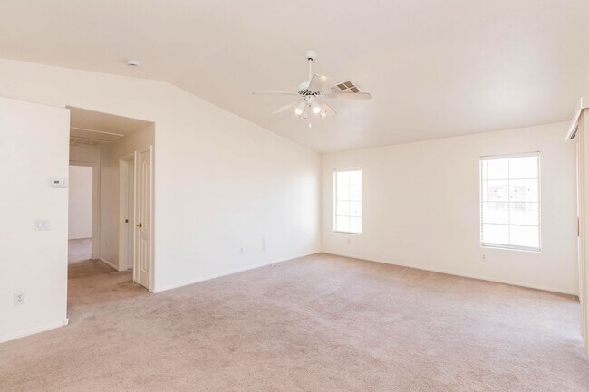 Building Photo - Available! 2 Bedroom Townhome inside Pacif...