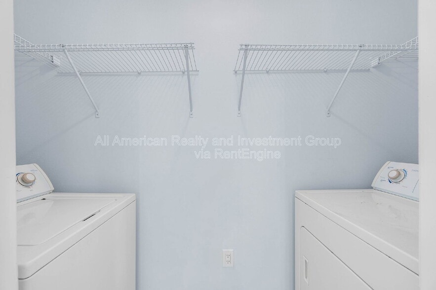 Building Photo - 4274 Calinda Ln