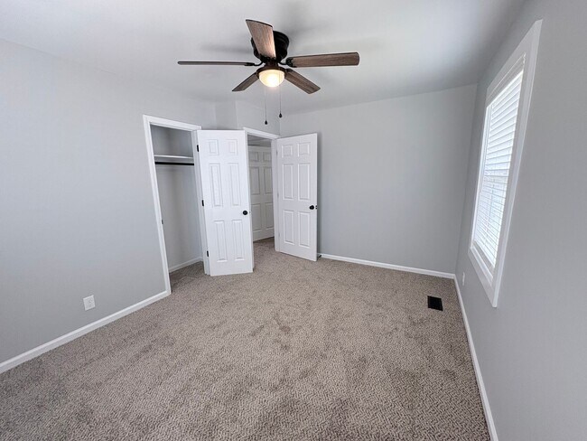 Building Photo - Newly Renovated 3 Bedroom 2 Bath w/ Flex Room Located in a Sought-after Neighborhood!