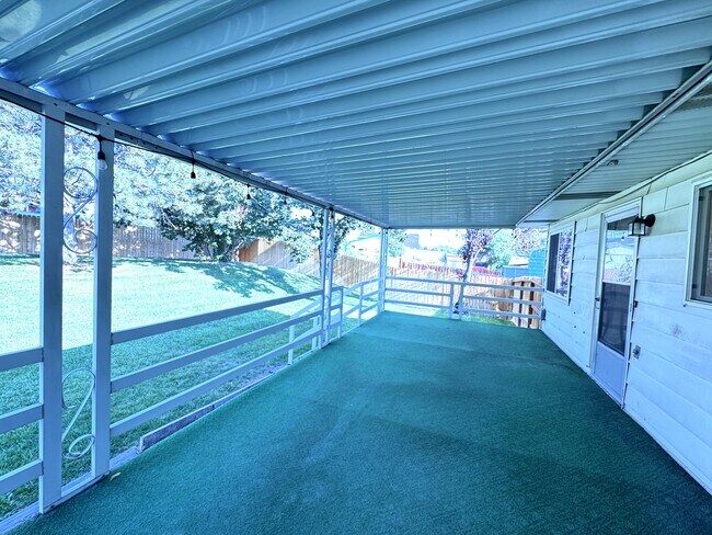 Building Photo - 950 Taney Ln