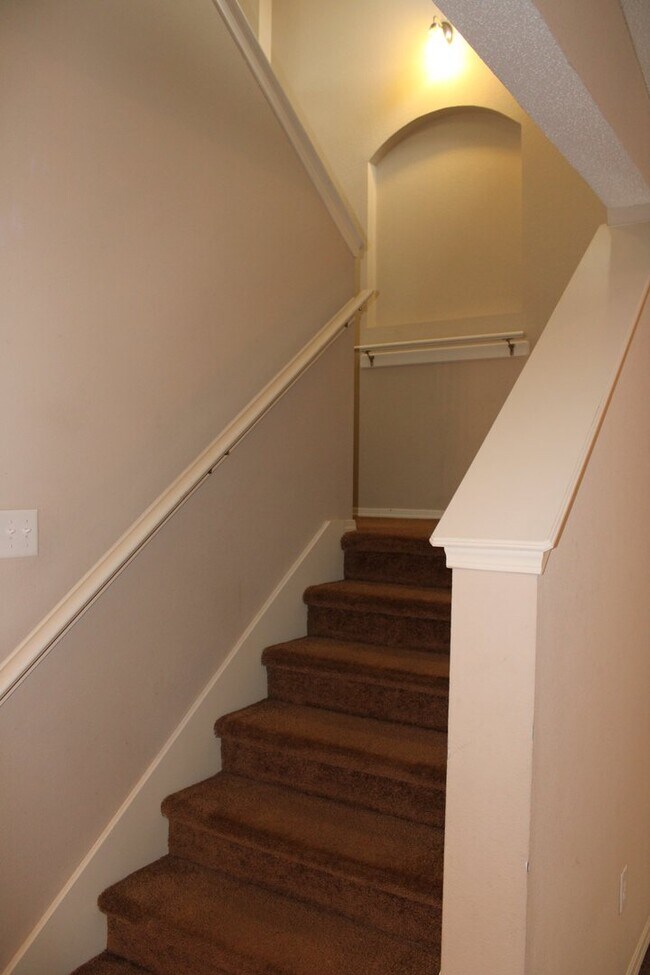 Building Photo - STUNNING MOUNTAIN VIEWS - Move-in special call the office for details