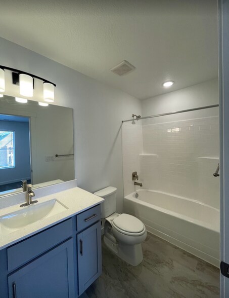 Building Photo - 122 E 1760 N