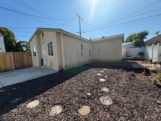 Side of home - 7529 La Salle Ave