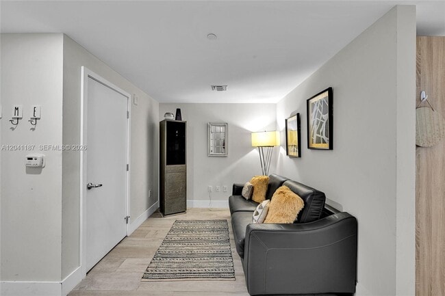 Building Photo - 16385 Biscayne Blvd
