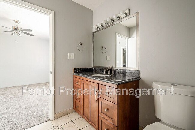 Building Photo - 8331 E Thomas Rd