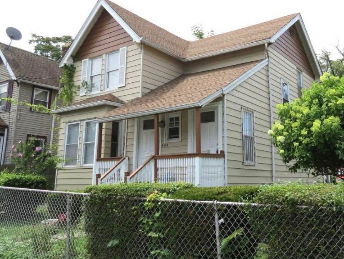 Building Photo - 405 Bellevue St