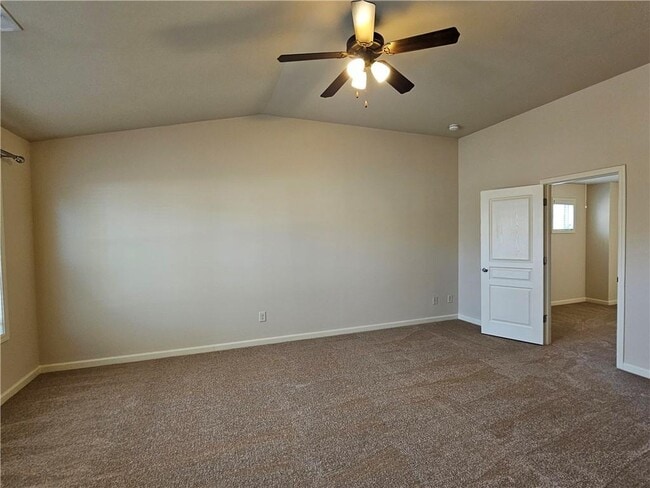 Building Photo - 6185 Crested Moss Dr