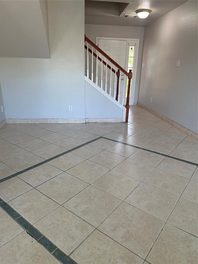 Building Photo - 1512 Parkfield Cir