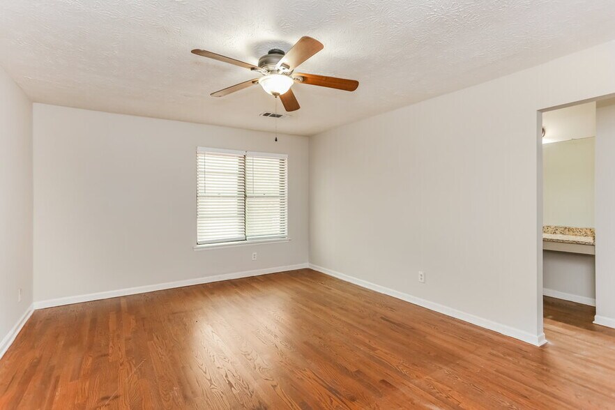 Building Photo - 3747 Willow Wood Way NW