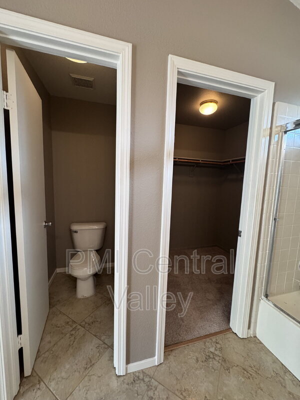 Building Photo - 10335 Point Reyes Cir