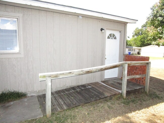 Building Photo - (3) Bed/(1) Bath Core Norman Rental Avail ...