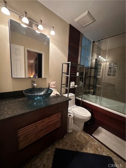 Building Photo - 2217 Vanderbilt Ln