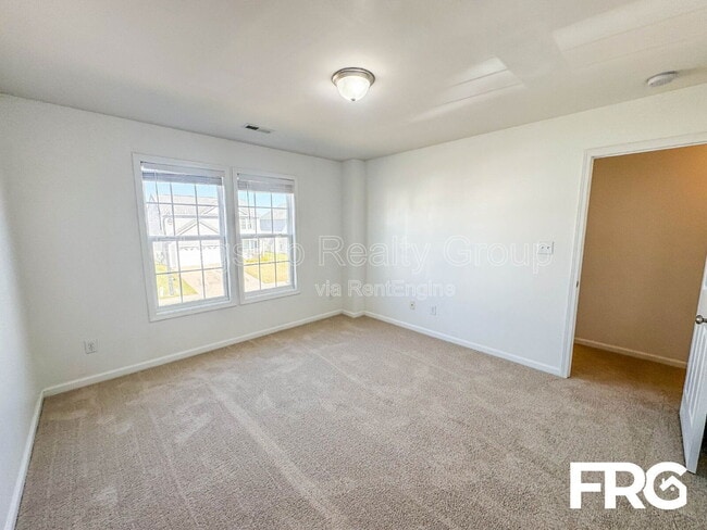 Building Photo - 1021 Jade Ln