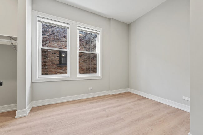 Building Photo - 2540 W Cortez St