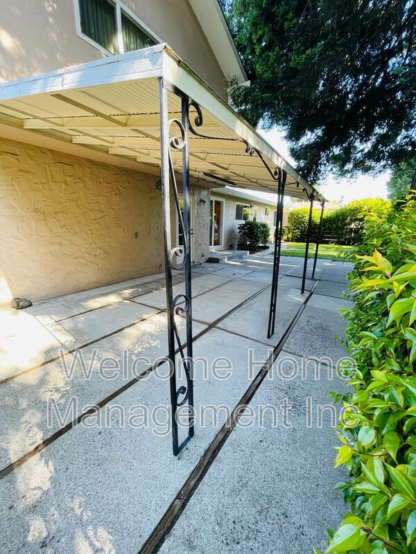 Building Photo - 3945 Euclid Ave