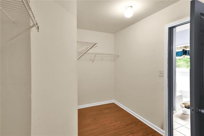 Building Photo - 514 Rams Ct