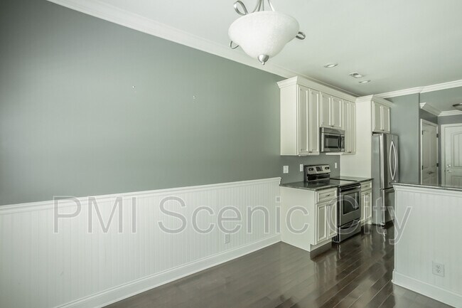 Building Photo - 6628 Kenton Ridge Cir
