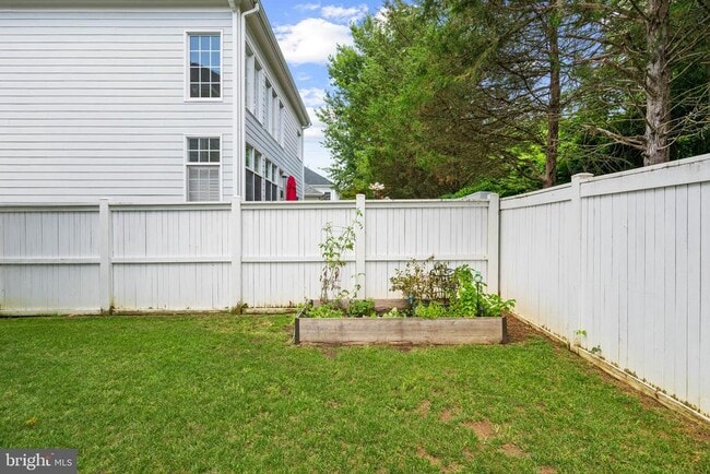 Building Photo - 730 Crisfield Way