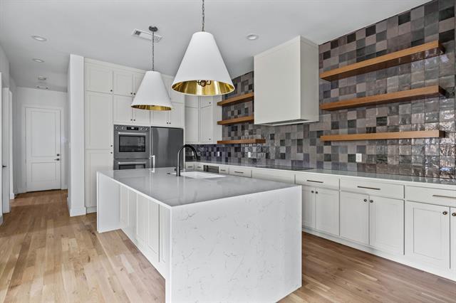 Building Photo - 9232 San Fernando Way