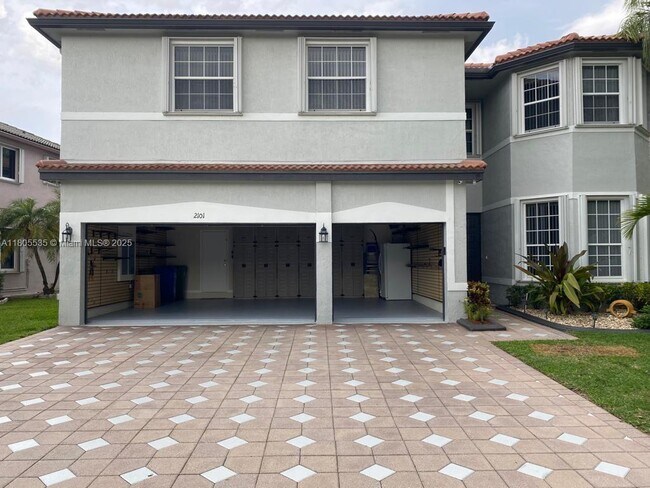 Building Photo - 2101 SW 176th Ave