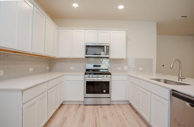 Building Photo - 10712 Deaton Ln