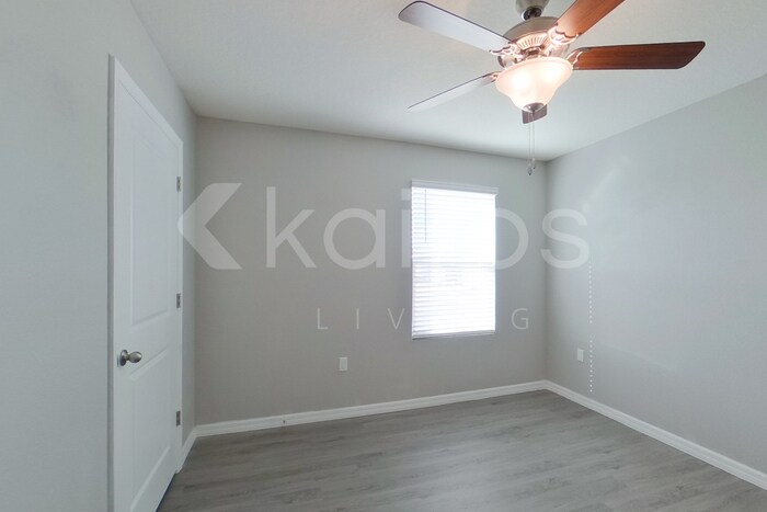 Building Photo - 8584 SW 43rd Ter