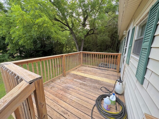 Building Photo - Statesville - HWY 90 - 3 Bedroom/ 1.5 Bath