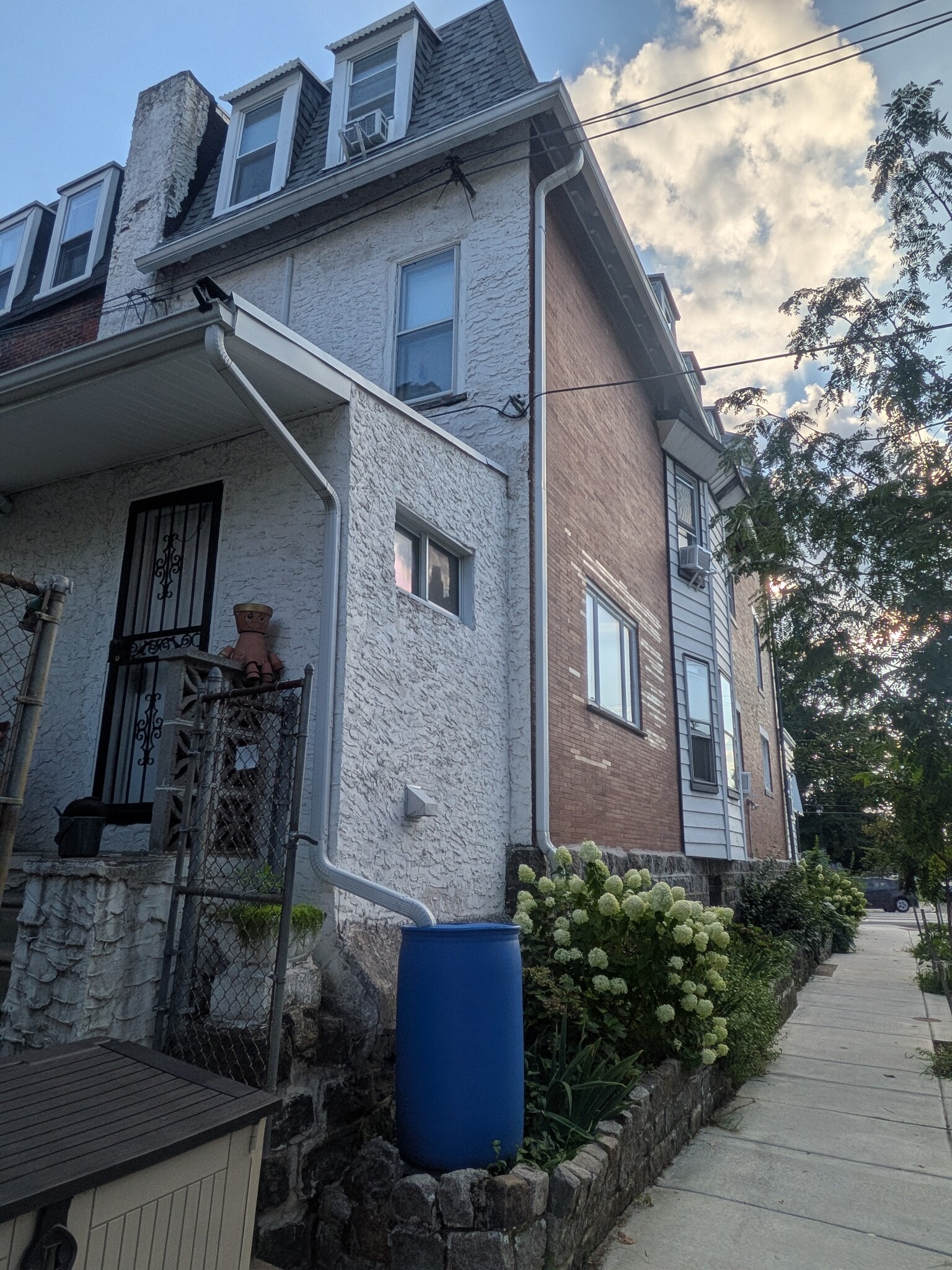 Building Photo - 401 S 51st St