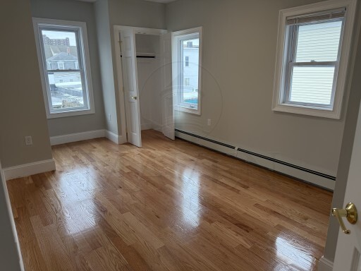 Building Photo - 60 Bonair St