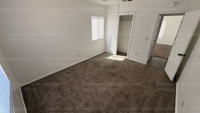 Building Photo - 4 bedroom 2 bathroom house in East Bakersfield near park and schools.