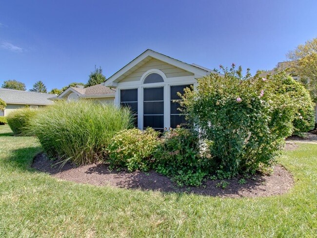 Building Photo - 159 Lakeside Dr