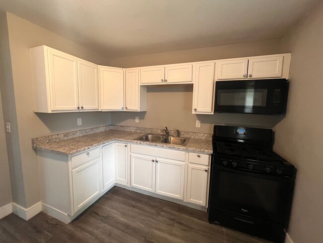 Building Photo - HM 1520/1522 8th Ave- PENDING SALE KATY GL...