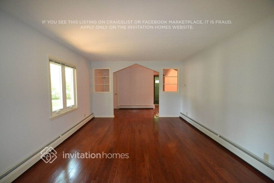 Building Photo - 10905 Irwin Ave S