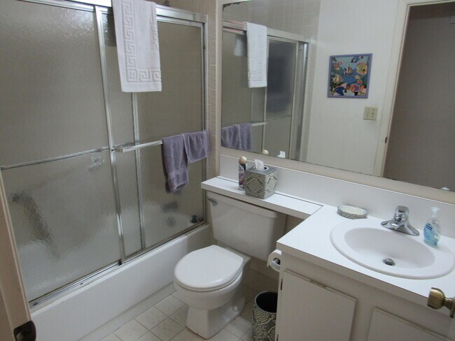 Building Photo - 606 Sea Pine Way