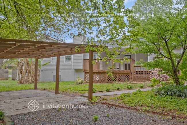 Building Photo - 468 Summerville Dr NW