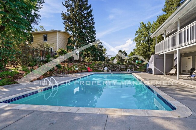 Building Photo - 2598 S Vaughn Way