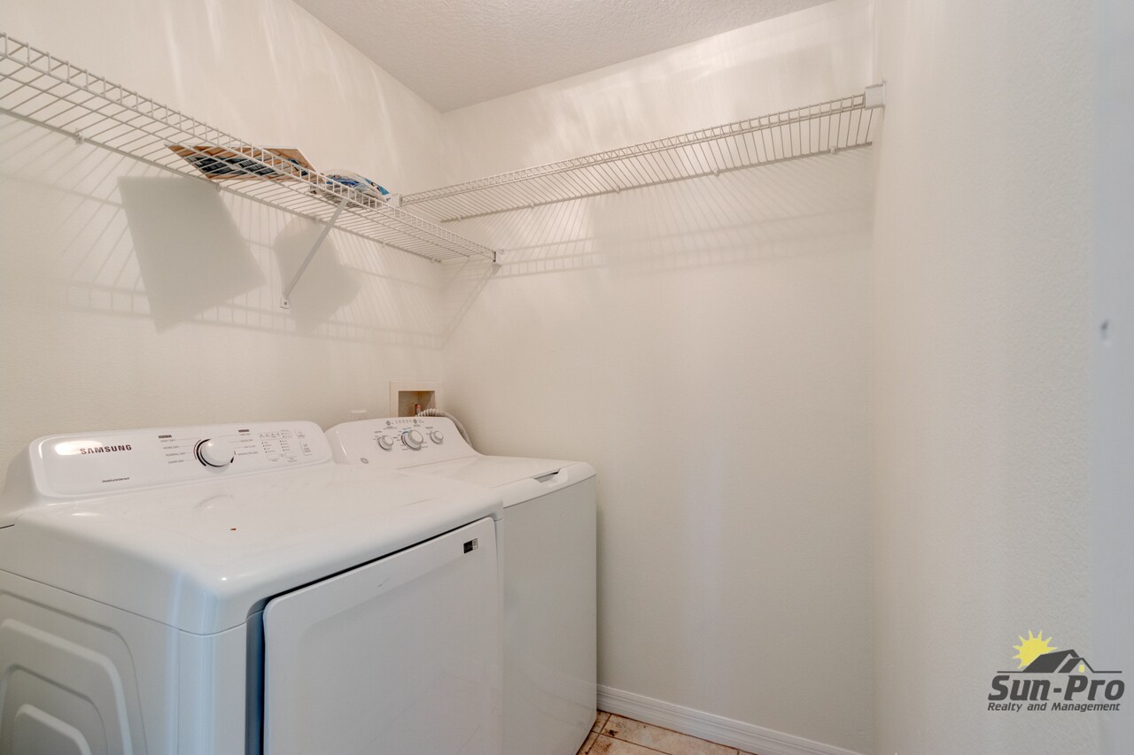 Building Photo - 5505 W Magnolia Ave