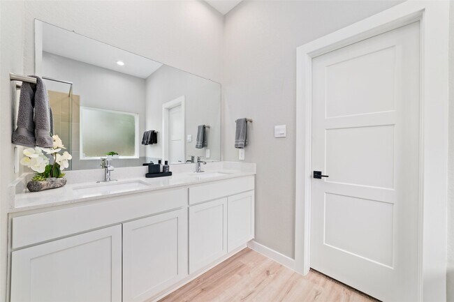 Building Photo - 10332 Rainbow Cove Ln