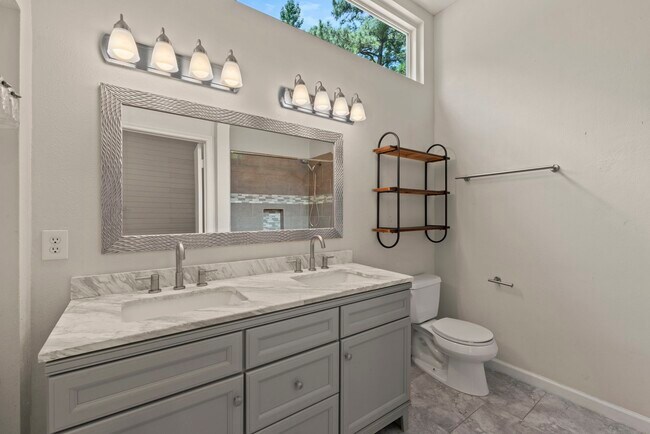 Building Photo - 248 S Pathfinders Cir