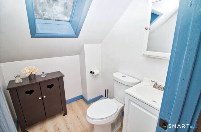 Building Photo - 15 Lower Rd