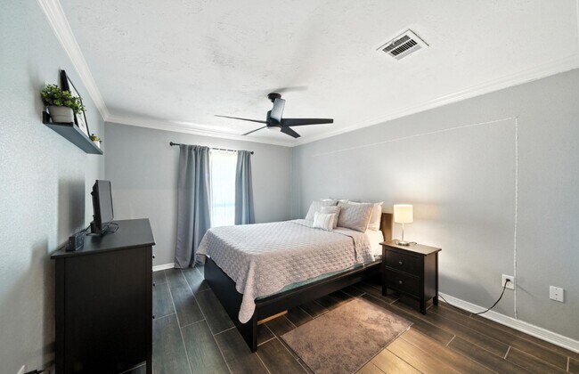 Building Photo - 10322 Sageplum Dr